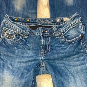Miss Me brand jeans. Womens. Embellished back pockets. Amazing quality jeans!